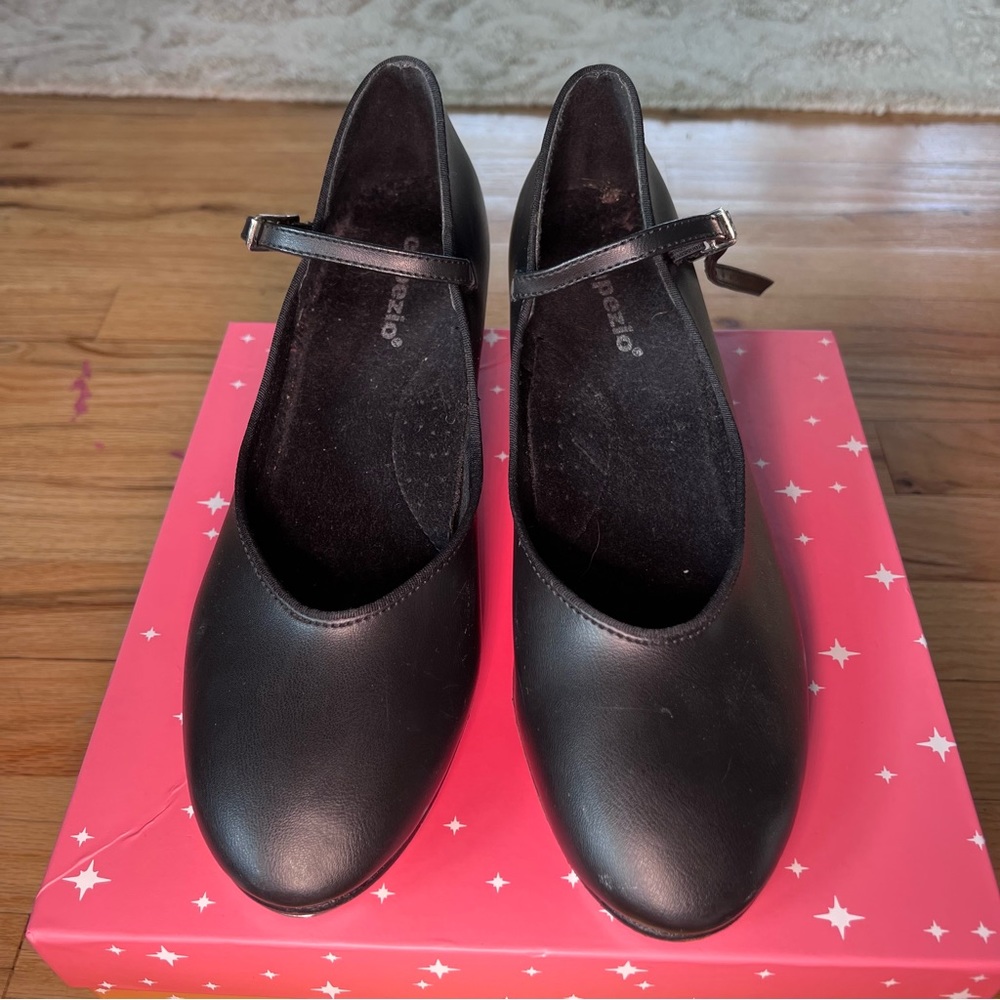 CAPEZIO black character tap shoes size 10M